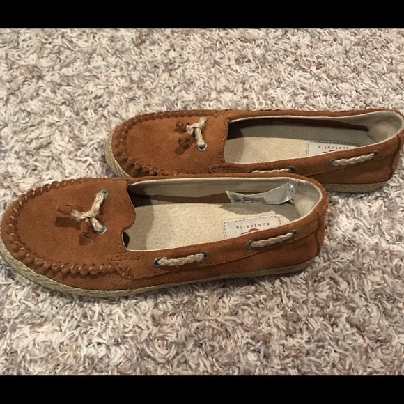 Brand new UGG K Ariana chestnut moccasin size 2 - Picture 4 of 6